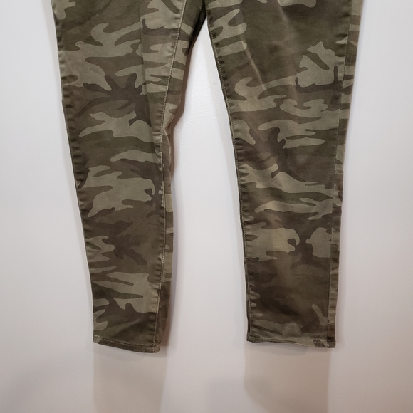 Like New! LEVI'S 711 CAMO SKINNY ANKLE JEANS 33 - Picture 6 of 16